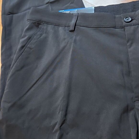 💥Brand New!💥 Greg Norman Men's Performance Slacks - SIZE 38×34 - Picture 2 of 8